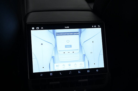 Tesla Model Y 21 of 27