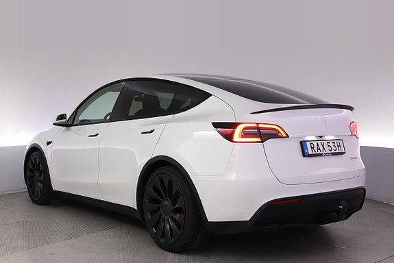 Tesla Model Y 4 of 27