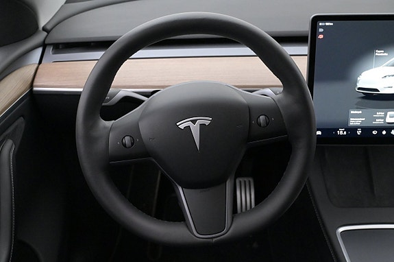 Tesla Model Y 7 of 27
