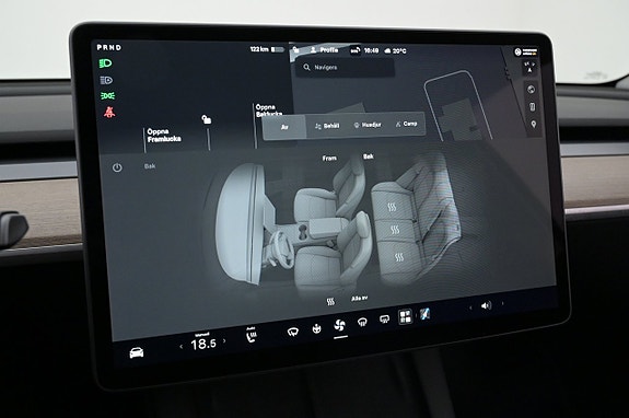 Tesla Model Y 14 of 27