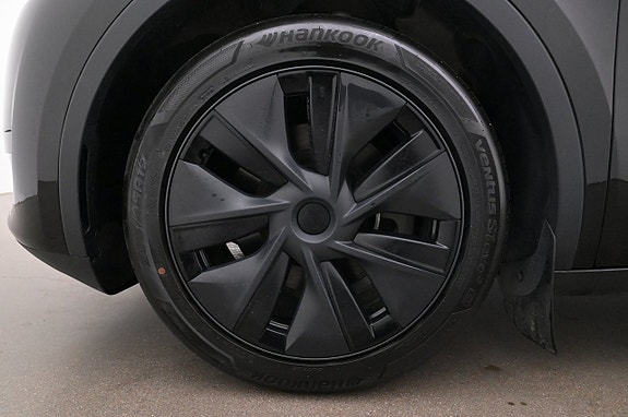 Tesla Model Y 27 of 27