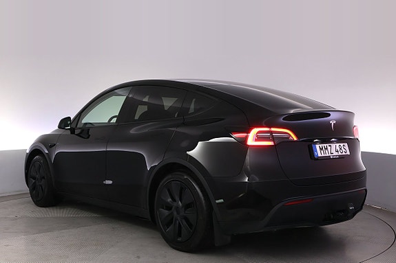Tesla Model Y 4 of 27