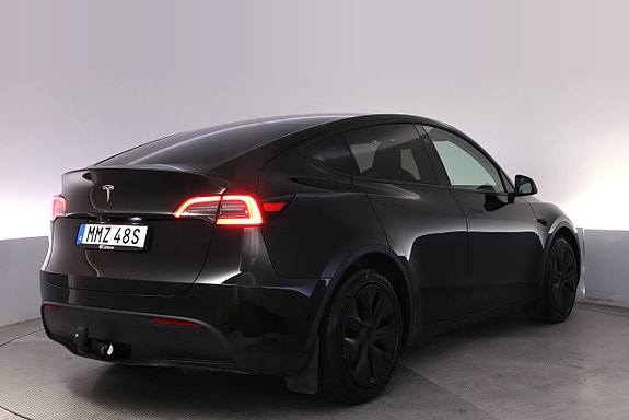 Tesla Model Y 5 of 27