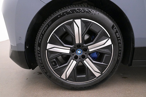 BMW iX 27 of 27