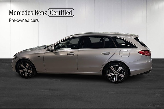 Mercedes-Benz C300 2 of 26