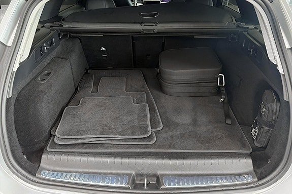 Mercedes-Benz C300 24 of 26