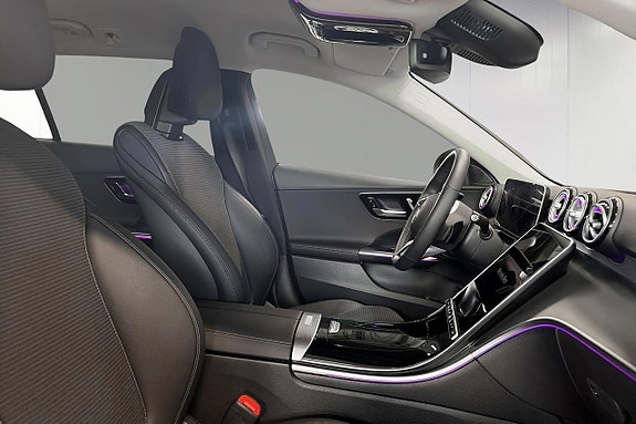 Mercedes-Benz C300 5 of 26