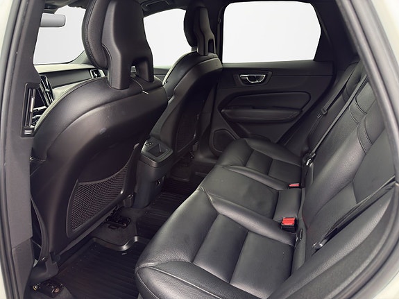 Volvo XC60 11 of 18
