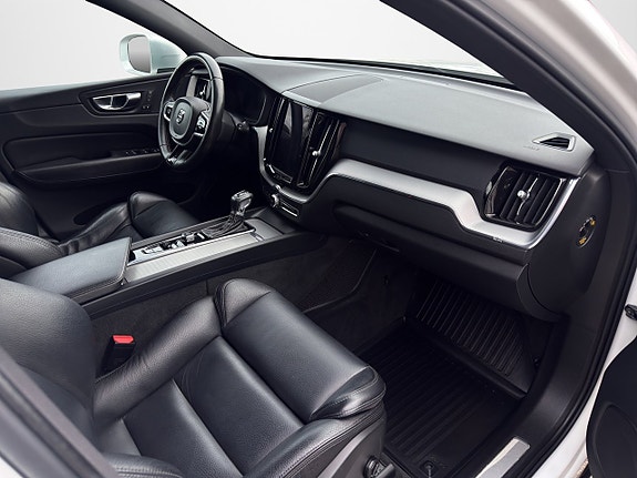 Volvo XC60 8 of 18
