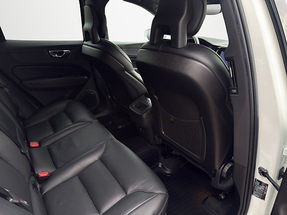 Volvo XC60 12 of 18