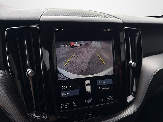Volvo XC60 16 of 18