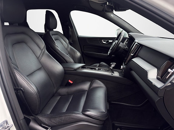 Volvo XC60 9 of 18