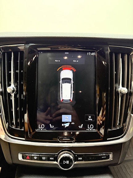 Volvo V90 Cross Country 12 of 12