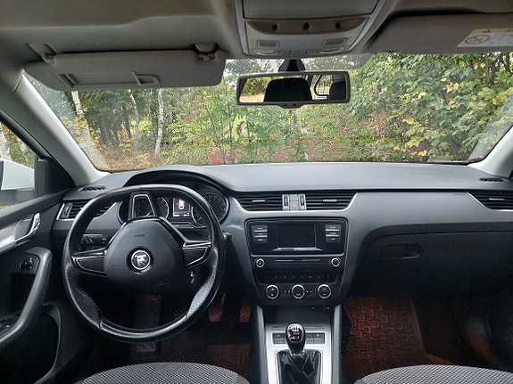 Skoda Octavia 3 of 5