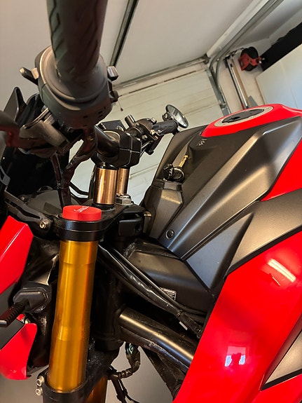 Suzuki GSX-S750 10 of 11