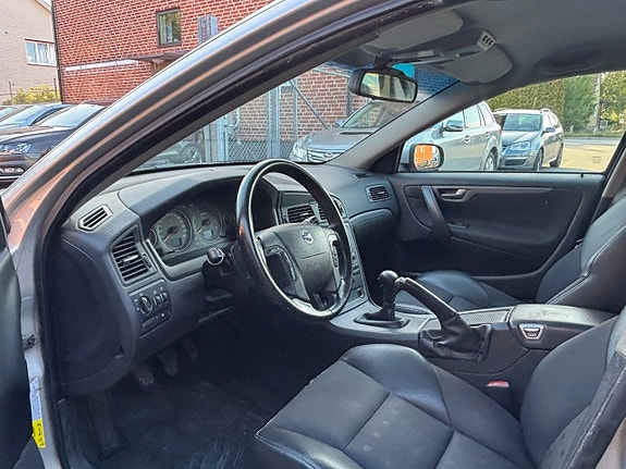 Volvo V70 9 of 10