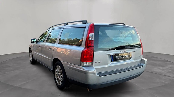 Volvo V70 4 of 10