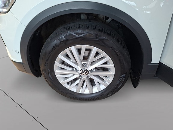 Volkswagen T-Roc 14 of 15