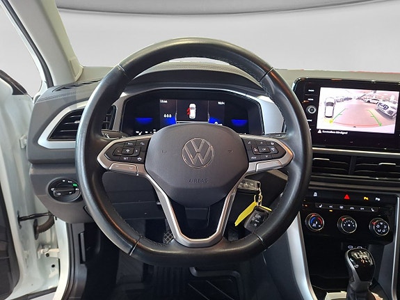 Volkswagen T-Roc 12 of 15