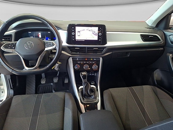 Volkswagen T-Roc 10 of 15