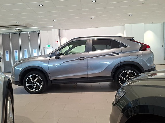 Mitsubishi Eclipse Cross 2 of 15