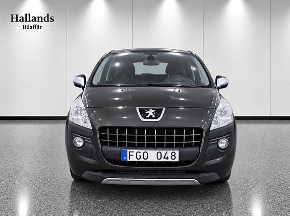 Peugeot 3008 2 of 9