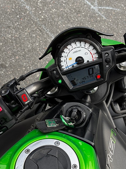 Kawasaki Ninja ER-6n 4 of 6