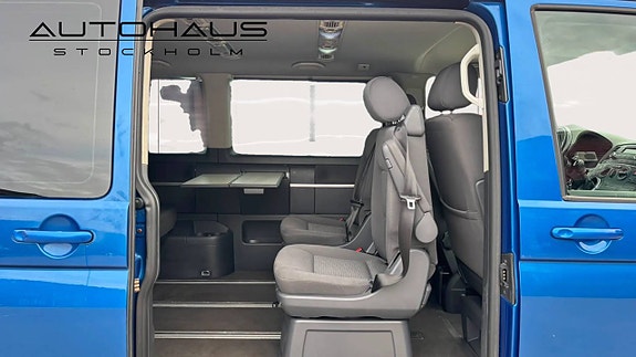 Volkswagen Multivan 13 of 18