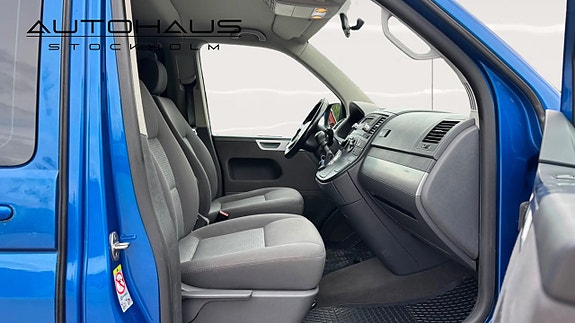 Volkswagen Multivan 10 of 18