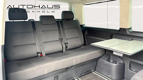 Volkswagen Multivan 14 of 18
