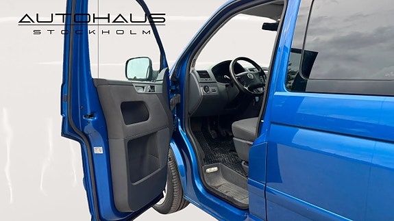 Volkswagen Multivan 7 of 18