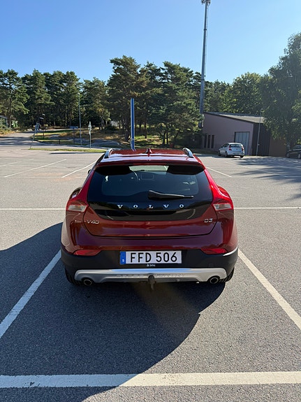 Volvo V40 Cross Country 3 of 10
