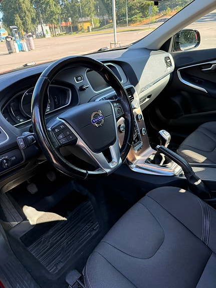 Volvo V40 Cross Country 9 of 10