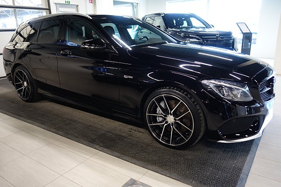 Mercedes-Benz AMG GT Black Series 2 of 6