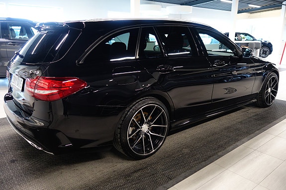 Mercedes-Benz AMG GT Black Series 4 of 6