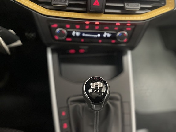 Seat Arona 19 of 19