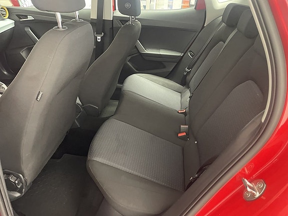 Seat Arona 12 of 19