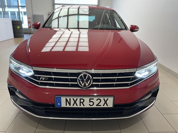 Volkswagen Passat 3 of 22