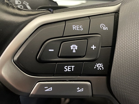 Volkswagen Passat 16 of 22