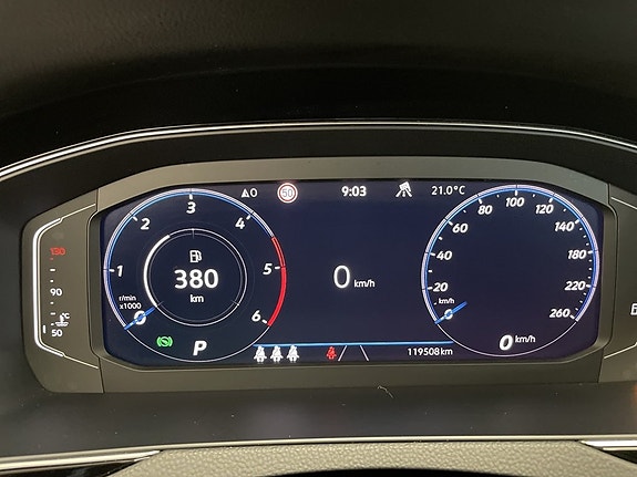 Volkswagen Passat 15 of 22