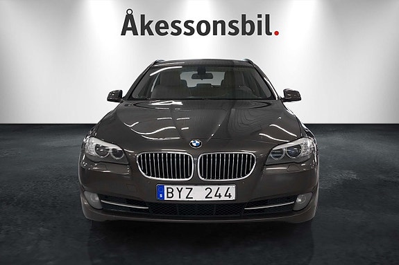 BMW 520 2 of 15