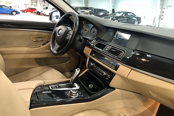 BMW 520 11 of 15