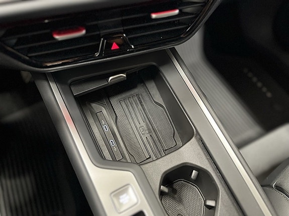 Volkswagen Passat 18 of 24