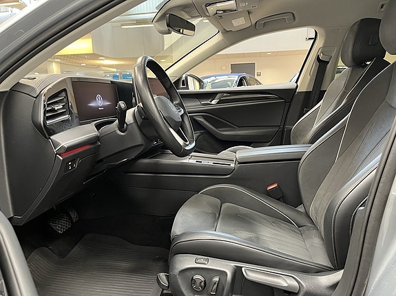 Volkswagen Passat 6 of 24
