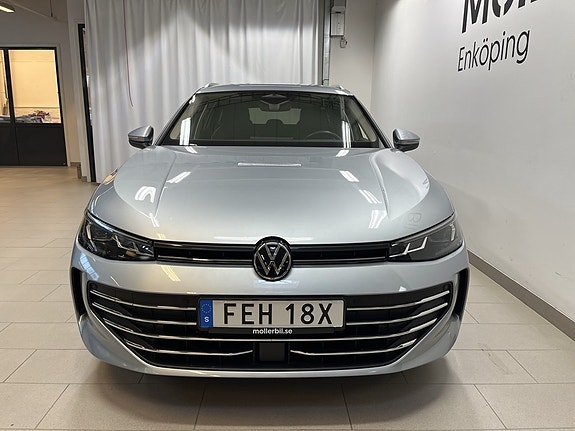 Volkswagen Passat 5 of 24