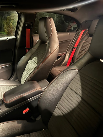 Mercedes-Benz A250 7 of 9