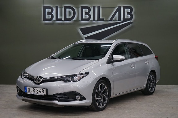 Toyota Auris 2 of 10