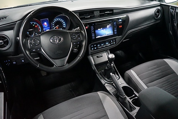 Toyota Auris 5 of 10