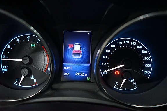 Toyota Auris 8 of 10