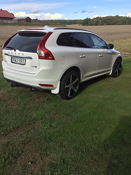 Volvo XC60 4 of 9